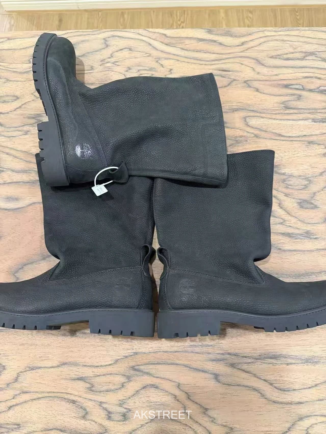 Timberland Black Grained Leather Boots