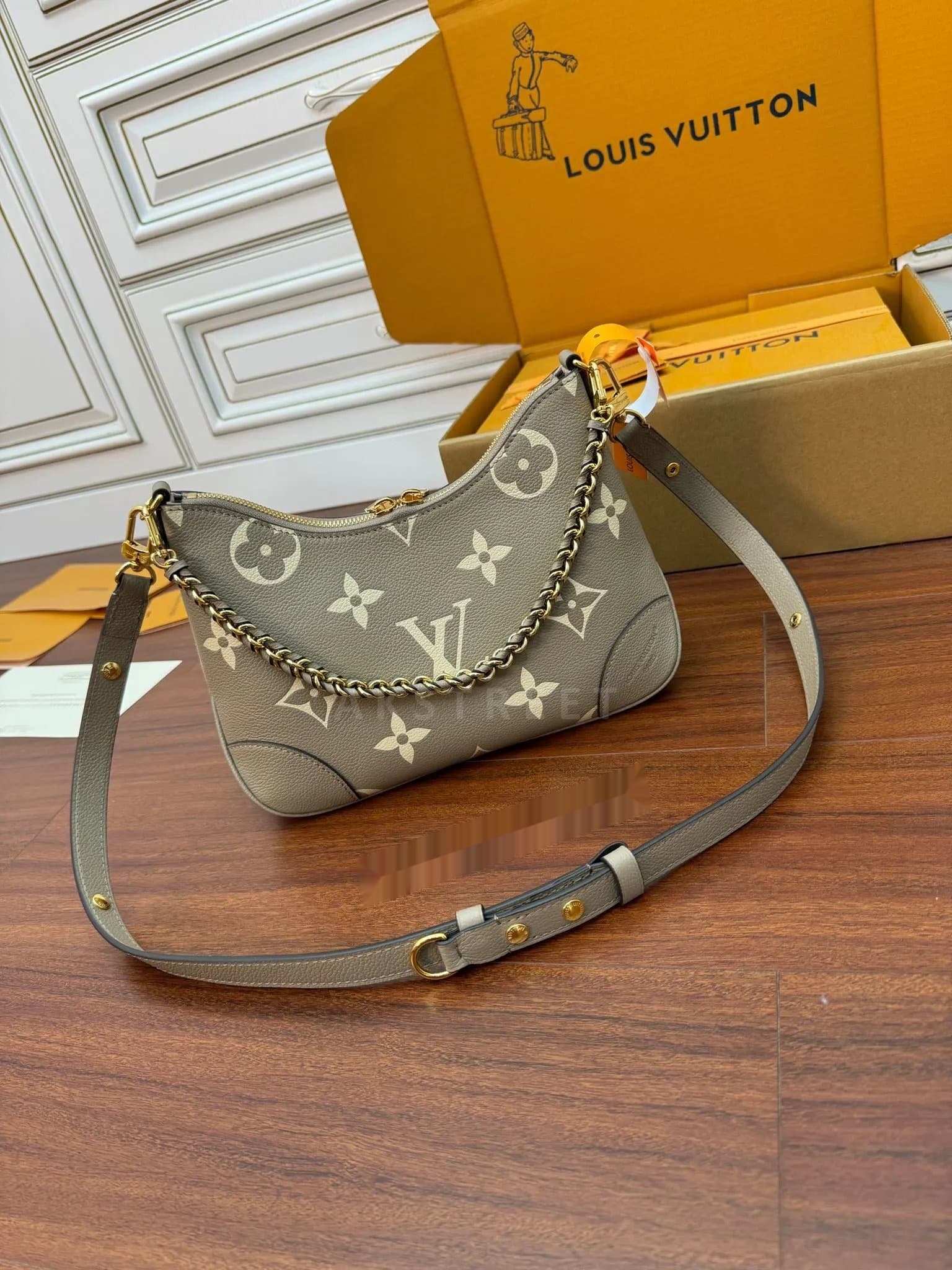 LV Louis Vuitton Detachable Adjustable Shoulder Strap…