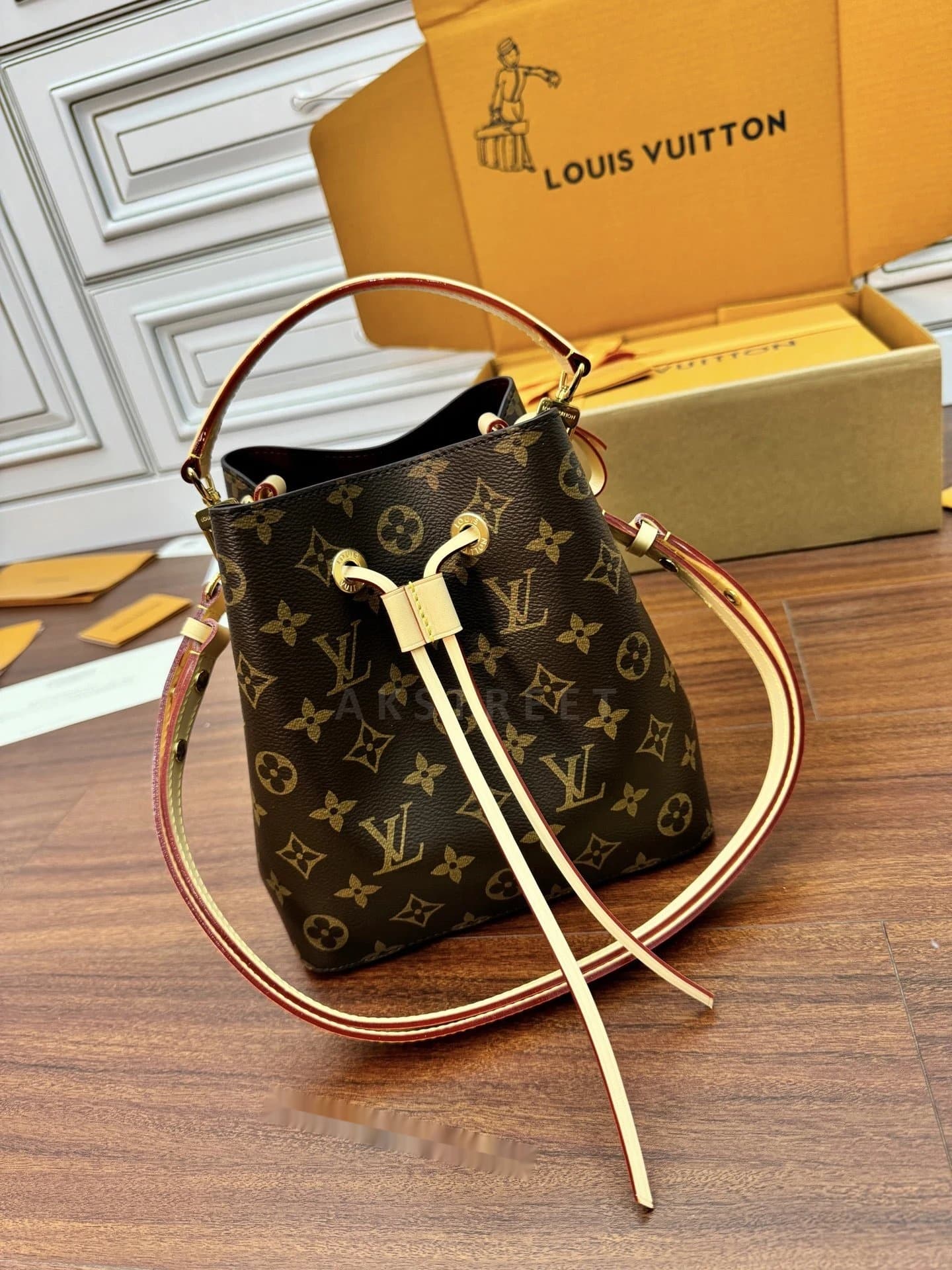 LV Louis Vuitton Detachable Adjustable Shoulder Strap…
