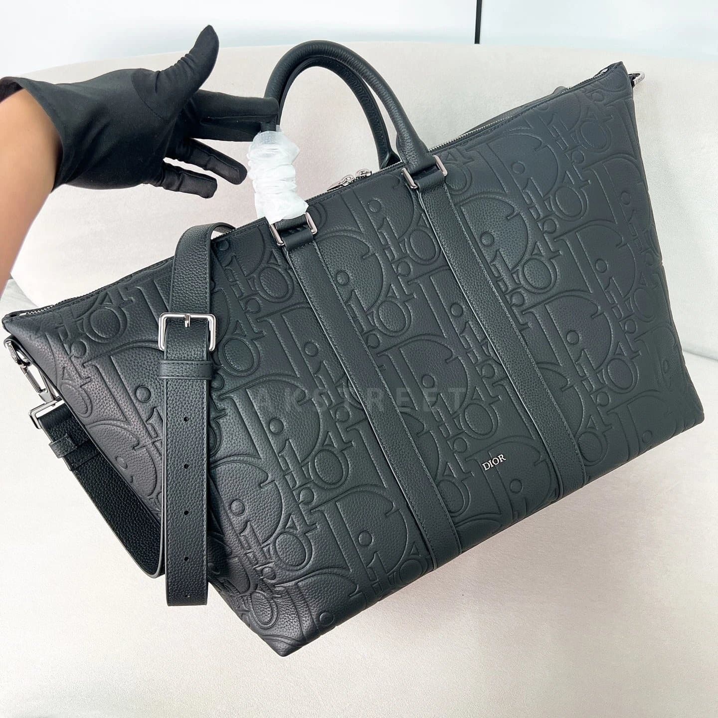 Weekender 40 Adjustable Removable Shoulder Strap Zipper…