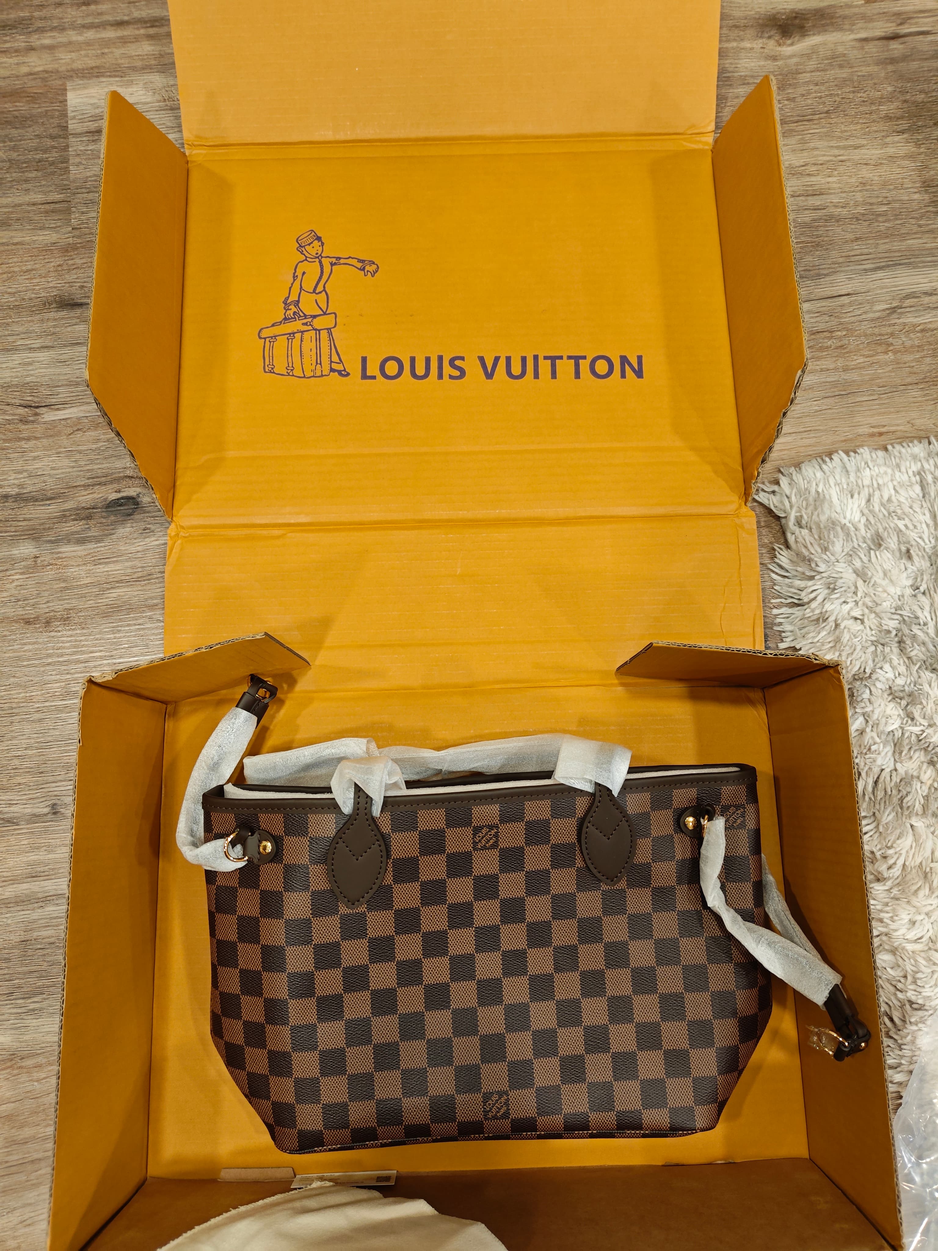 Louis Vuitton Neverfull PM