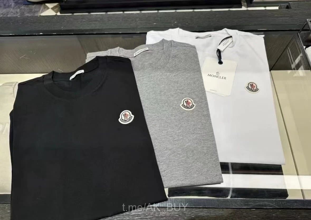 Moncler T-shirt