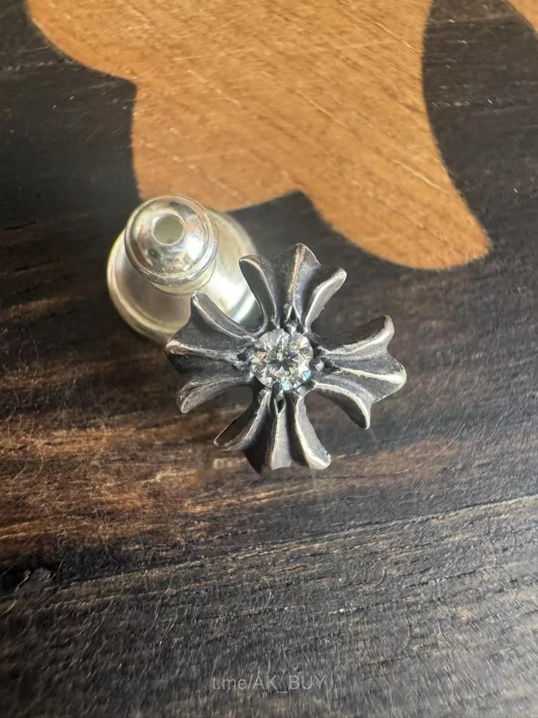 Chrome Hearts Silver Cross Rhinestone Earring