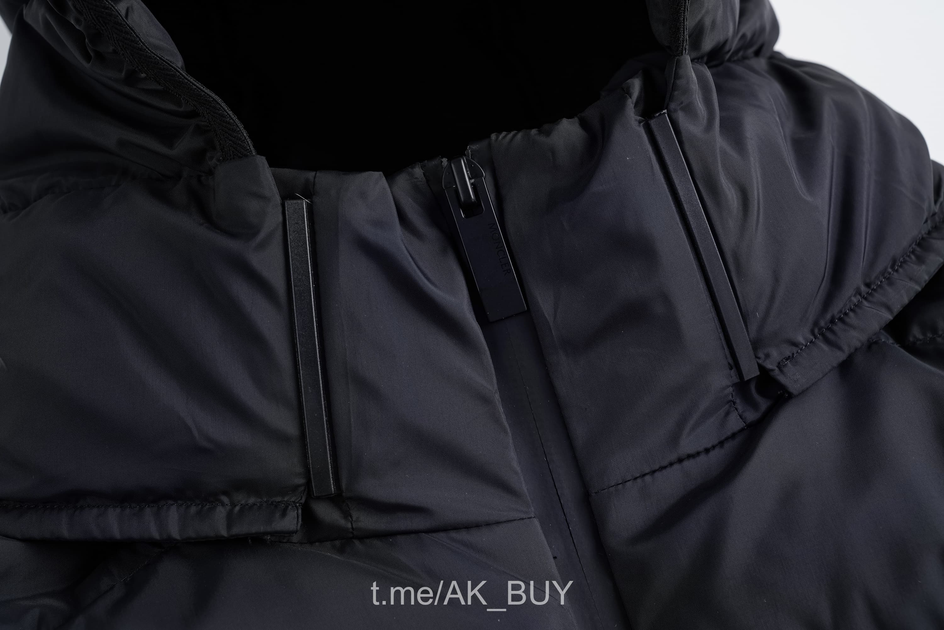 Moncler M2511Valmasque vest men