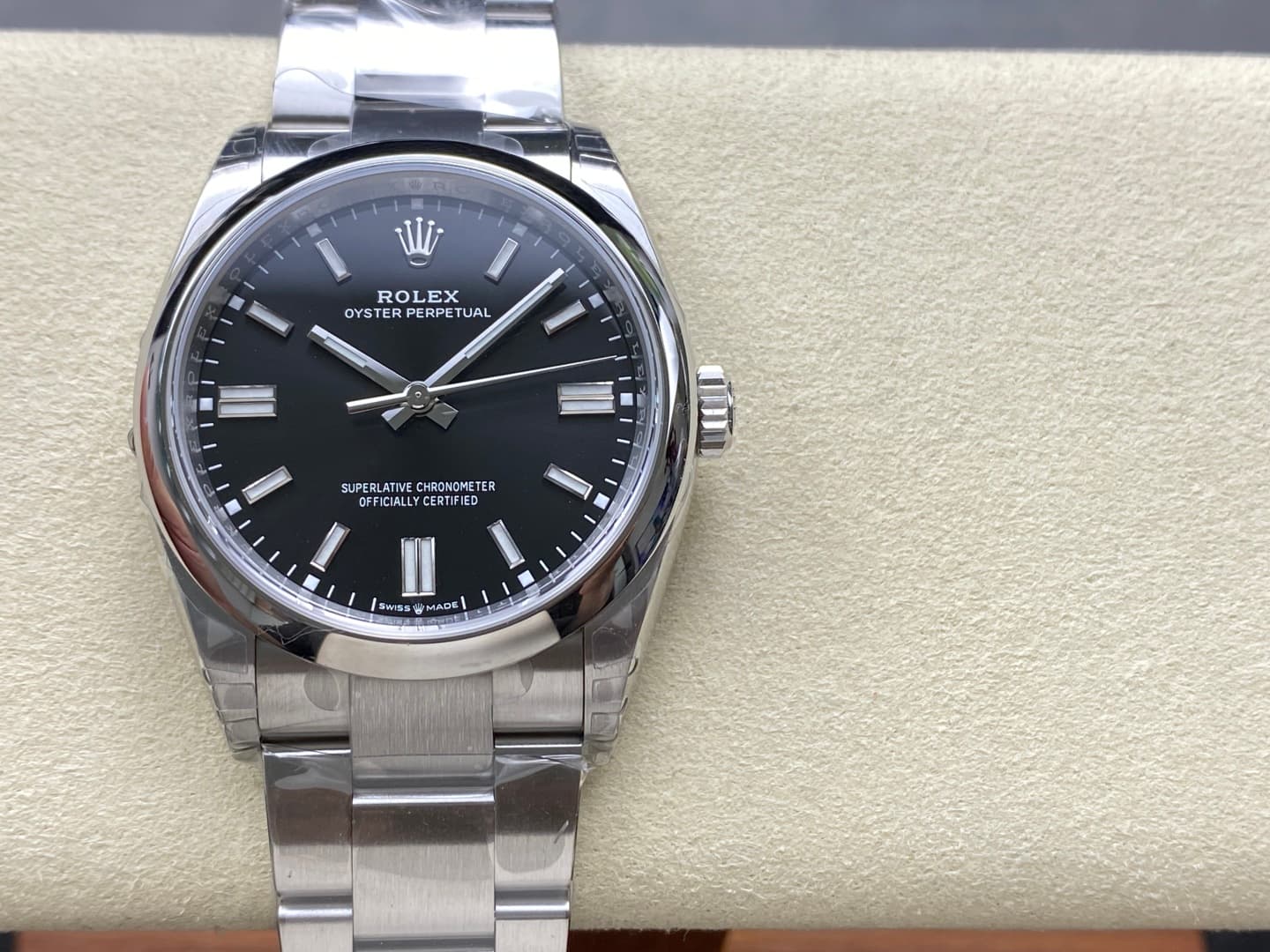 Rolex Oyster Perpetual 36mm Bright Black Dial Smooth Bezel Oyster Bracelet (126000) 1:1 Super Clone – DD3230 Movement