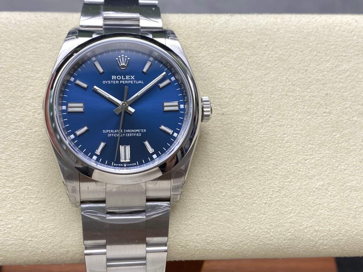 Rolex Oyster Perpetual 36mm Bright Blue Sunburst Dial Smooth Bezel Oyster Bracelet (126000) 1:1 Super Clone – DD3230 Movement