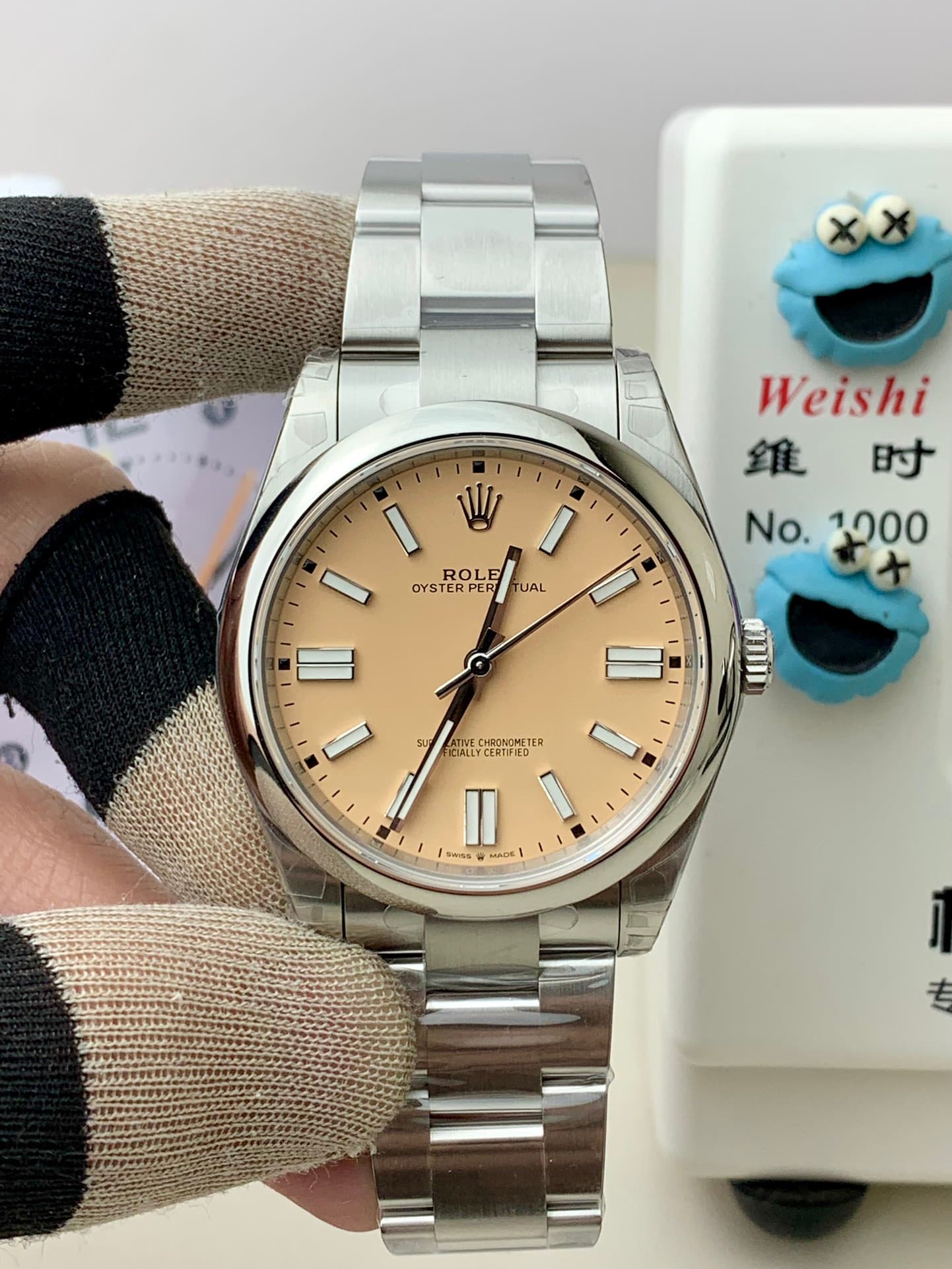 Rolex Oyster Perpetual 41mm Candy Pink Lacquer Dial Smooth Bezel Oyster Bracelet (124300 Custom) 1:1 Super Clone – DD3230 Movement