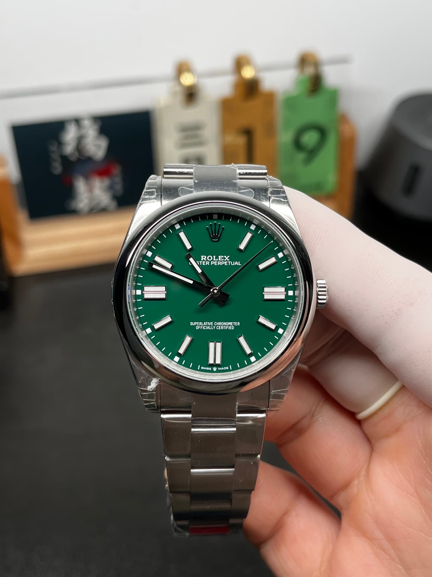 Rolex Oyster Perpetual 41mm “Rolex Green” Lacquer Dial Smooth Bezel Oyster Bracelet (124300) 1:1 Super Clone – DD3230 Movement