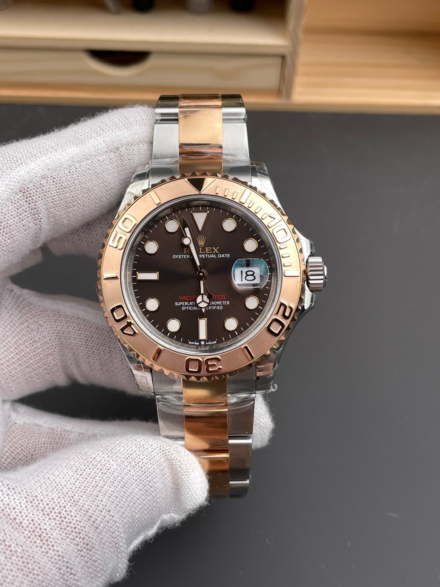 Rolex Yacht-Master 40mm Two-Tone Rose Gold Chocolate Dial Rose Gold Bezel Oyster Bracelet (126621) 1:1 Super Clone – DD3235 Movement